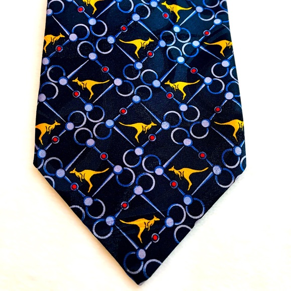 Address Australia A. Royale & Co Tie Navy Kangaroo Print 100% Silk Seta - Picture 1 of 9